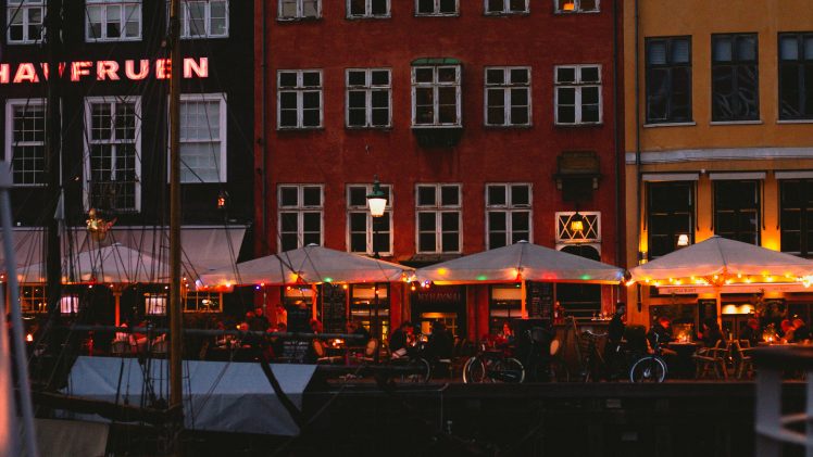 Teltudlejning i København – Fleksible og pålidelige løsninger til dine udendørs arrangementer